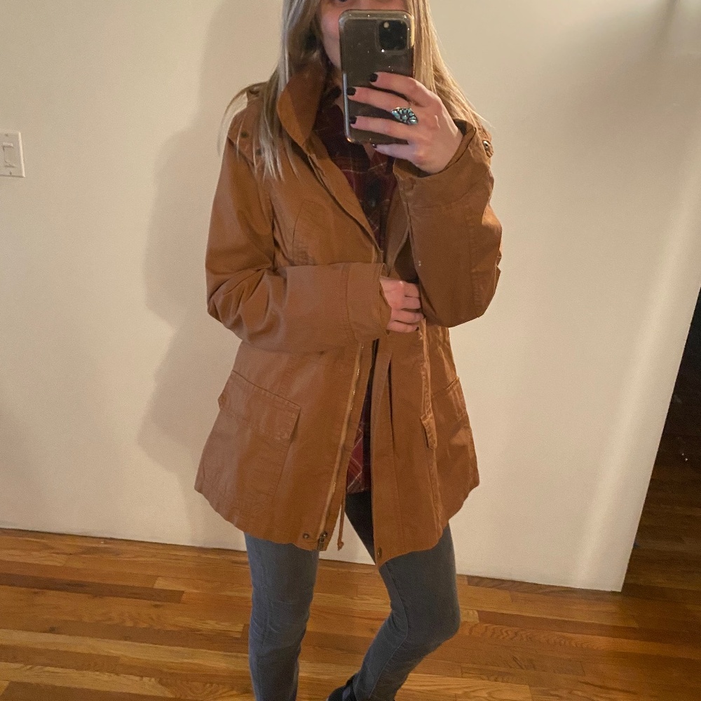 NWT C&C California camel color lightweight jacket coat perfect for layering Sz S